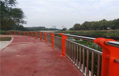 栈道栏杆